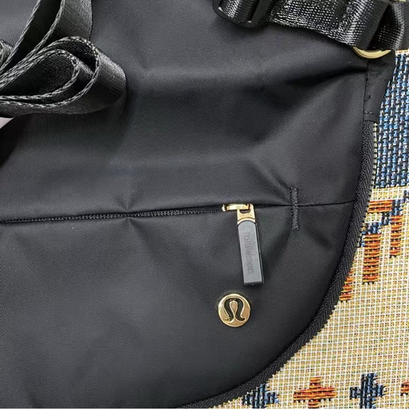 Lululemon All Night Festival Bag - Picture 4 of 5